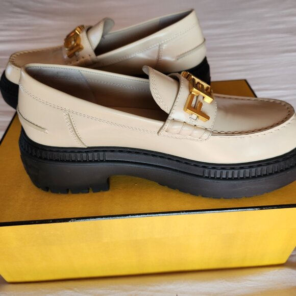 Fendi Women’s Fendigraphy Signature Logo Leather Platform Loafers - Picture 7 of 10